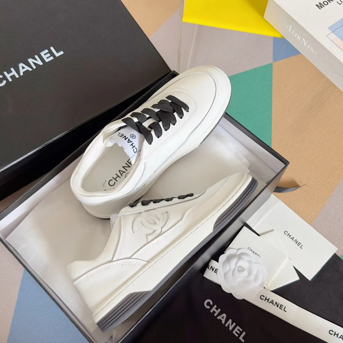 👟👟Ex-factory price 660👟👟 Chanel Chanel 24👟👟Ex-factory price Xiaoxiang Panda color casual sports shoes skateboard shoes original purchase and development production Xiaoxiang C home Another super popular item in the counter, loved by Internet celebrity bloggers and sisters, various praises on social platforms, super popular, high quality, breathable and super spring and summer. Seeing this issue always arouses girls' inner desire for fashion. The latest suede material, classic black and white color, full of fashionable footwear, easy to care for, exquisite packaging at the delivery counter🛍📦 ▪️Fabrics: Original custom imported first-layer cowhide ▪️Inner: Customized soft sheepskin lining ▪️Sole: Original molded T👟👟Factory price U color matching outsole ▪️Sole thickness: 2.5CM ▪️Size: Women's 35-39 (customized for 40